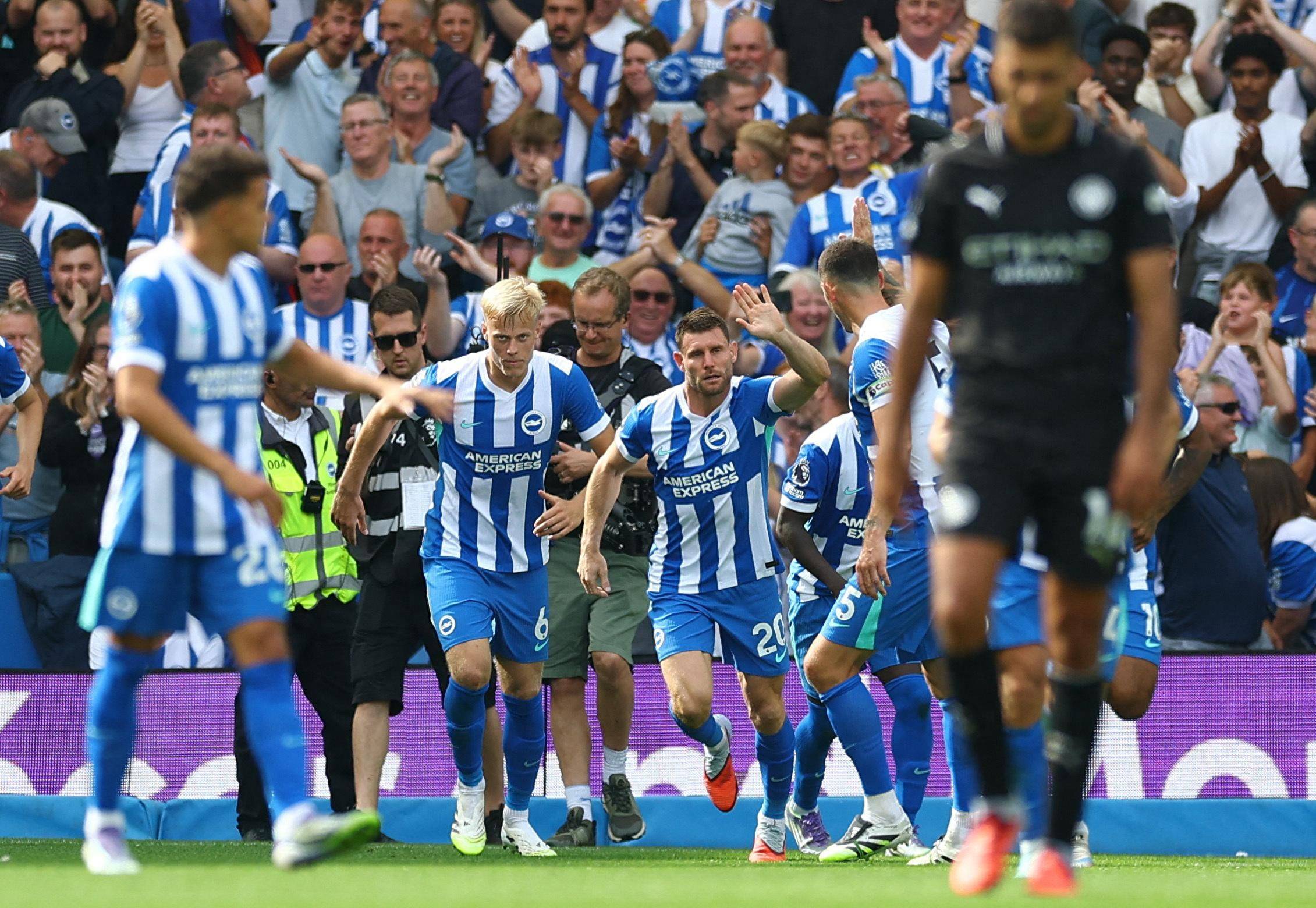 乔-科尔：迪亚斯的铲球完全没必要，阿什拉夫可能伤缺至圣诞（乔-科尔：迪亚斯这次铲球毫无必要，阿什拉夫或将伤停至圣诞节）