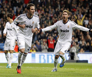 上海海港中超三连冠，但含金量极低，山东泰山明年是最大夺冠热门（上海海港中超三连霸成色不足，山东泰山被看好为明年头号夺冠热门）