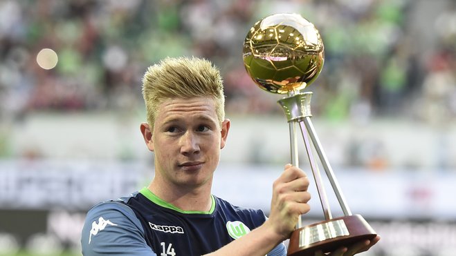 队报：法国队世界杯26人大名单已经确定16人，竞争很激烈（队报：法国队26人世界杯名单已锁定16席，剩余名额竞争激烈）