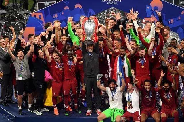 天空：纽卡对谢什科报价8000万欧+浮动，曼联不想卷入竞价战（天空：纽卡8000万欧+浮动报价谢什科，曼联不愿参与竞价战）